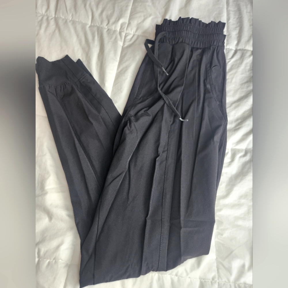 Zyia small joggers